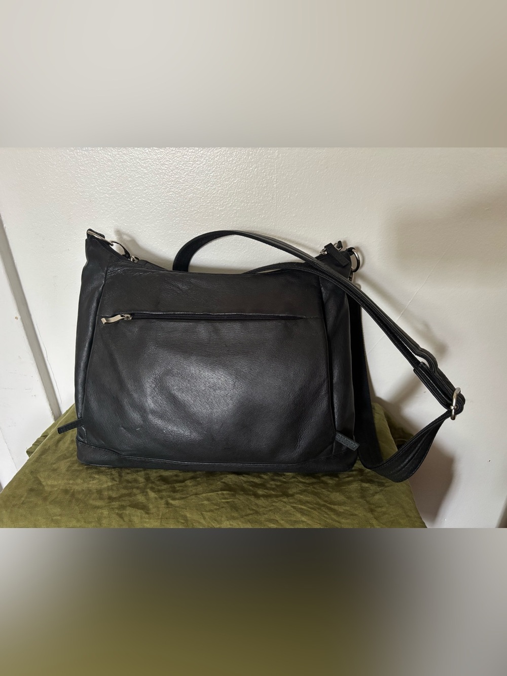 Gun Tote'n Mamas Concealed Carry Hobo Crossbody Handbag